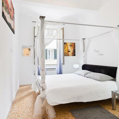 Carpe Diem Arno Apartment Florencja Zewnętrze zdjęcie